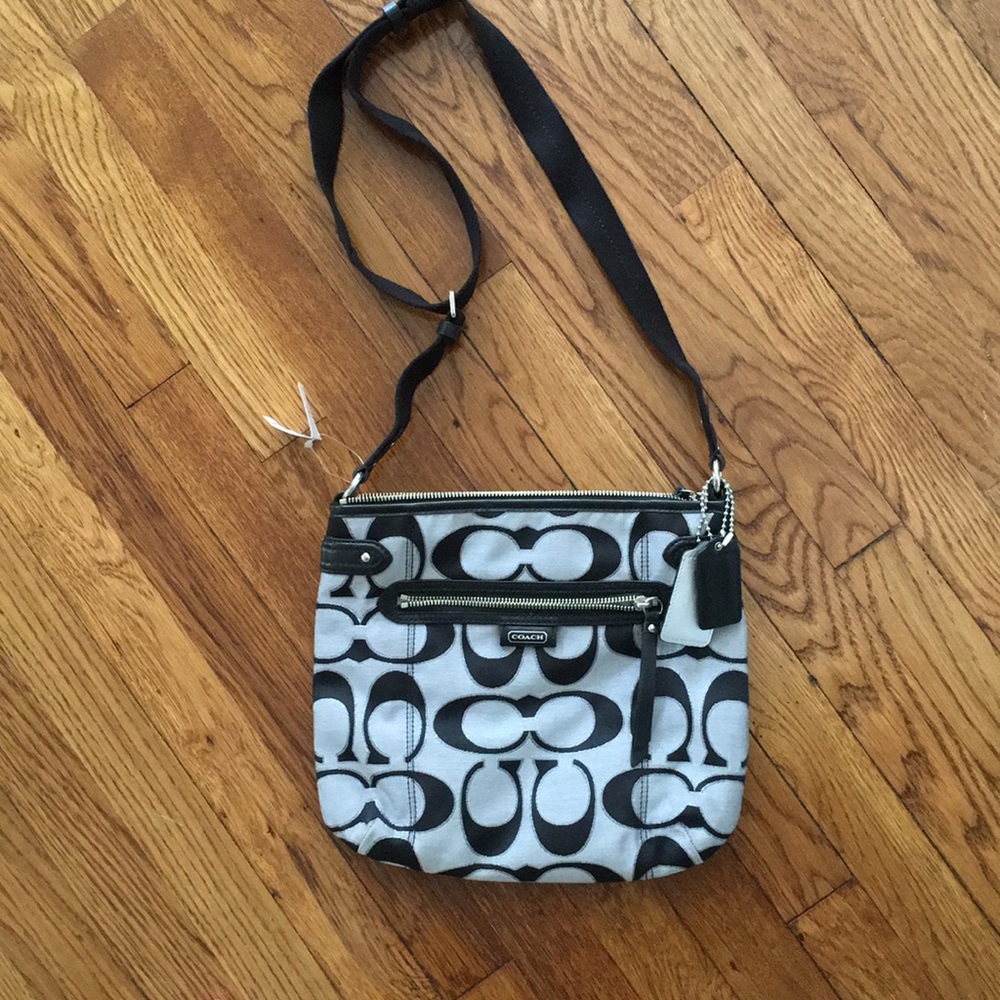 Coach NWT crossbody black silver